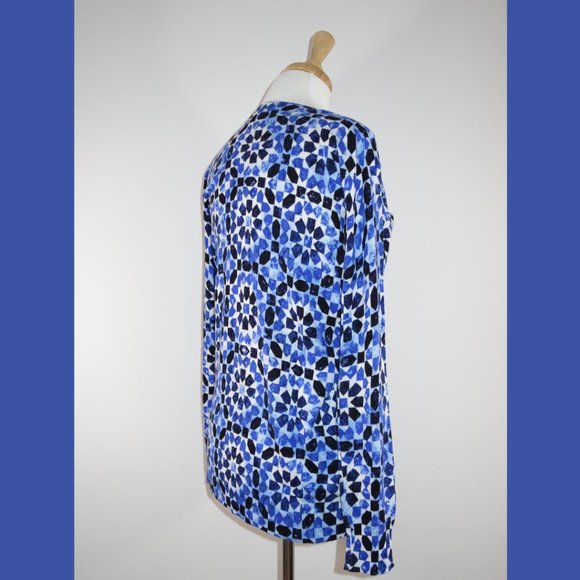 Michael Kors Blue Print V-Neck Sweater - size M - Picture 8 of 13